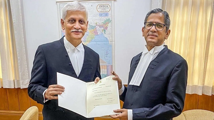India Uday Umesh Lalit Was Sworn In As The 49th Chief Justice Of The Supreme Court